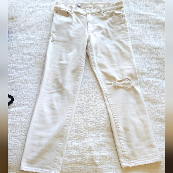 GAP Denim - NWOT GAP white ripped jeans 30R